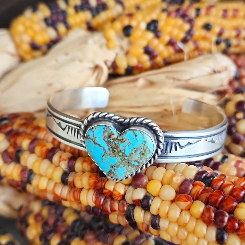 Nwot Native American Navajo Turquoise & Sterling Heart Cuff